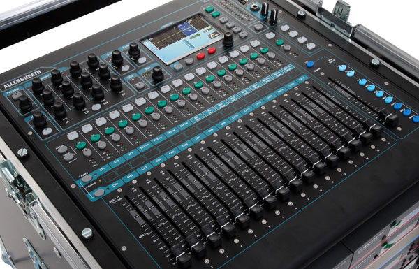 Das Herzstück der Anlage ist ein Allen & Heath QU-16 Digital-Mischpult, das man im Prinzip schon als kleines Tonstudio im 19“-Rack bezeichnen könnte.
