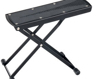 Wozu braucht man eine Gitarrenfußbank?