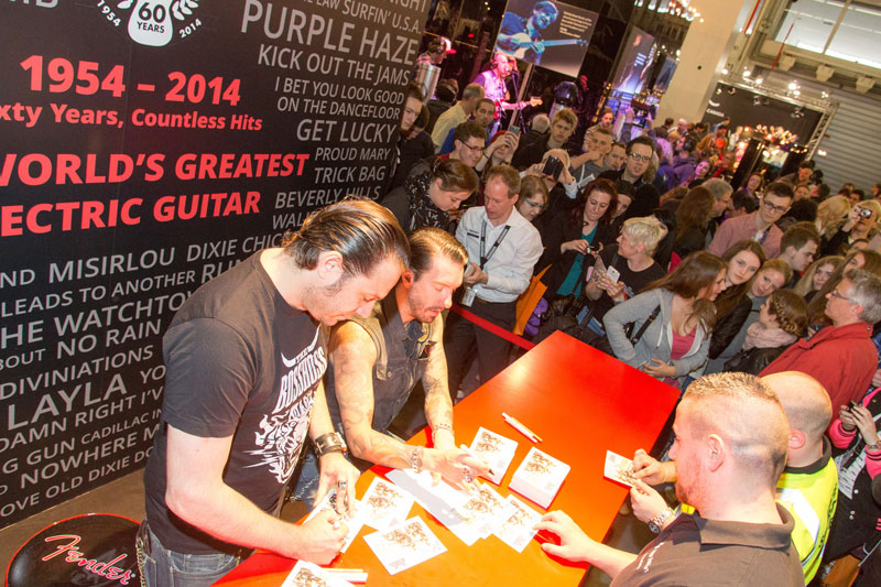 Autogrammstunde: The BossHoss. Foto: Messe Frankfurt Exhibition GmbH, Jochen Günther