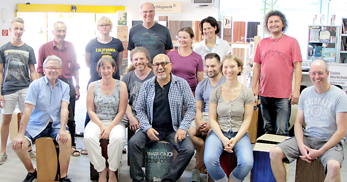 Cajon-Workshop im Musikhaus Kirstein mit Hakim Ludin