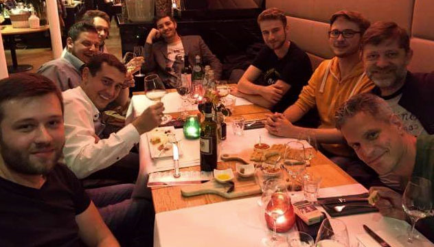 Auch abseits des Fachlichen war es mit den Teilnehmern und Experten sehr nett - zum Beispiel beim gemeinsamen Essen.