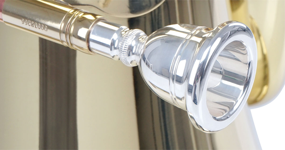 Ein Tubamundstück ist die Verbindung zwischen dem Musiker und seinem Instrument.