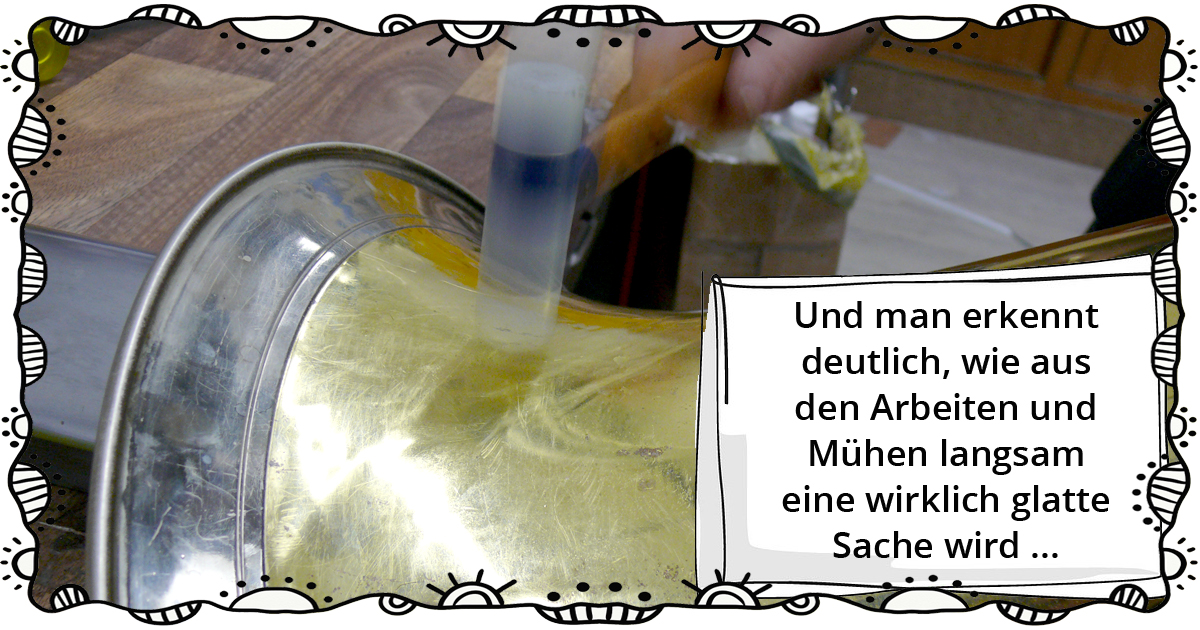 Tuba-Schallbecher, aus dem Dellen und Knicke entfernt wurden.