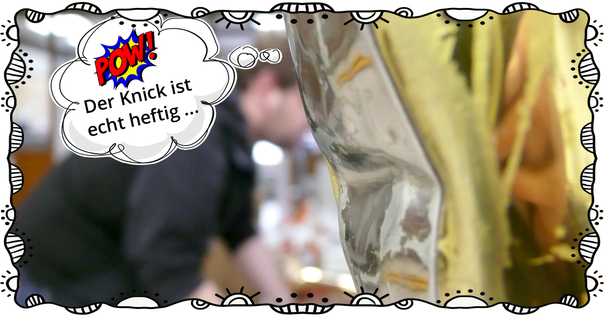 Heftiger Knick im Bogen einer Tuba