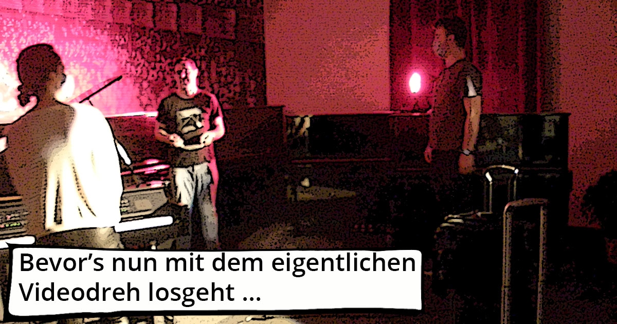 Kleine Dokumentation im Comic-Style zum Yamaha-Videodreh Digitalpiano Clavinova CVP-809 mit Susan Albers und Peter Baartmans im Musikhaus Kirstein in Schongau. Comic-Bild 11: Es werden Vorbereitungen für den Videodreh getroffen.