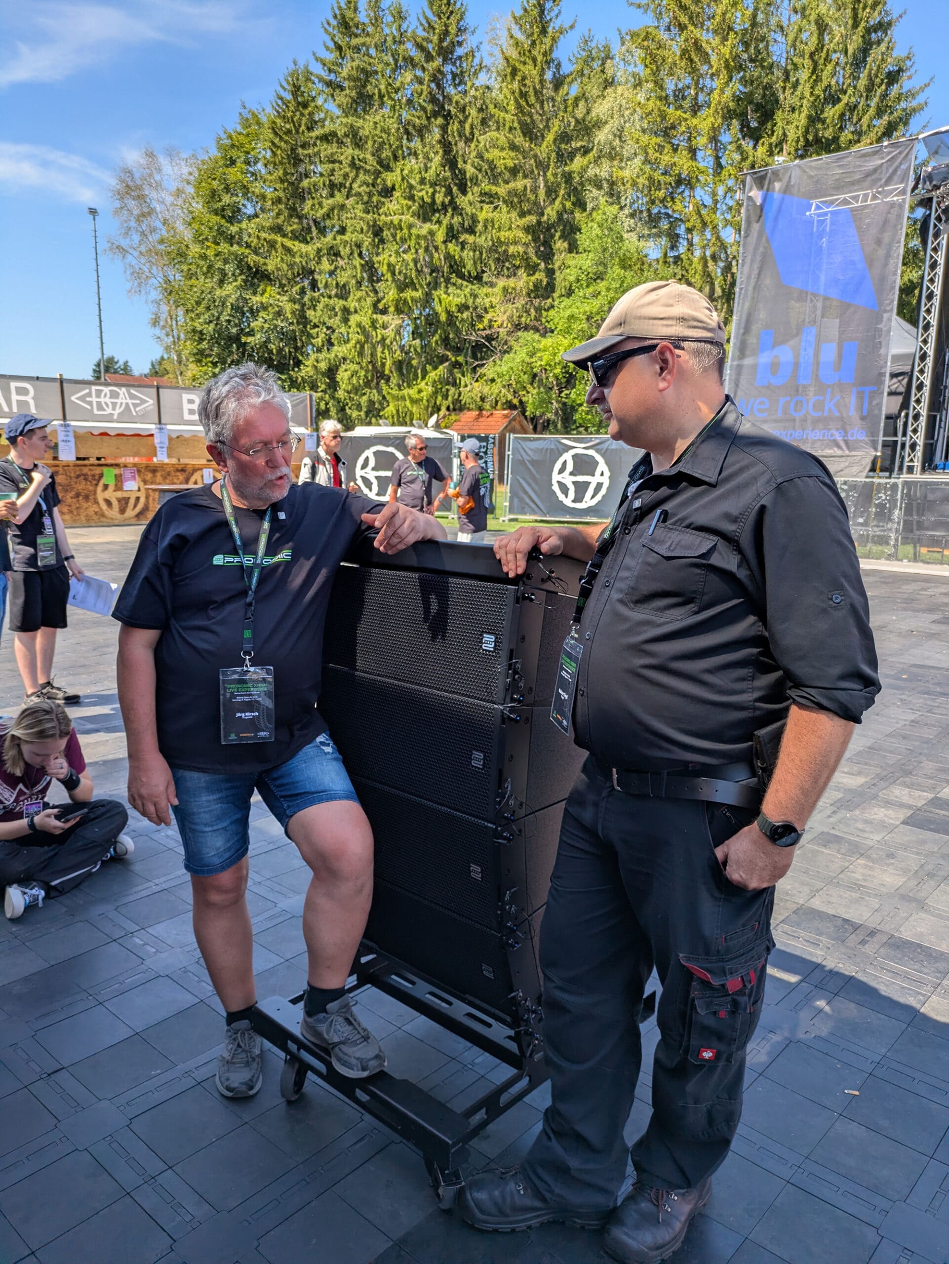 Jörg Kirsch von StageAID mit einem weiteren Teilnehmer der Hands-on-Demo Pronomic XANA beim BOA 2026