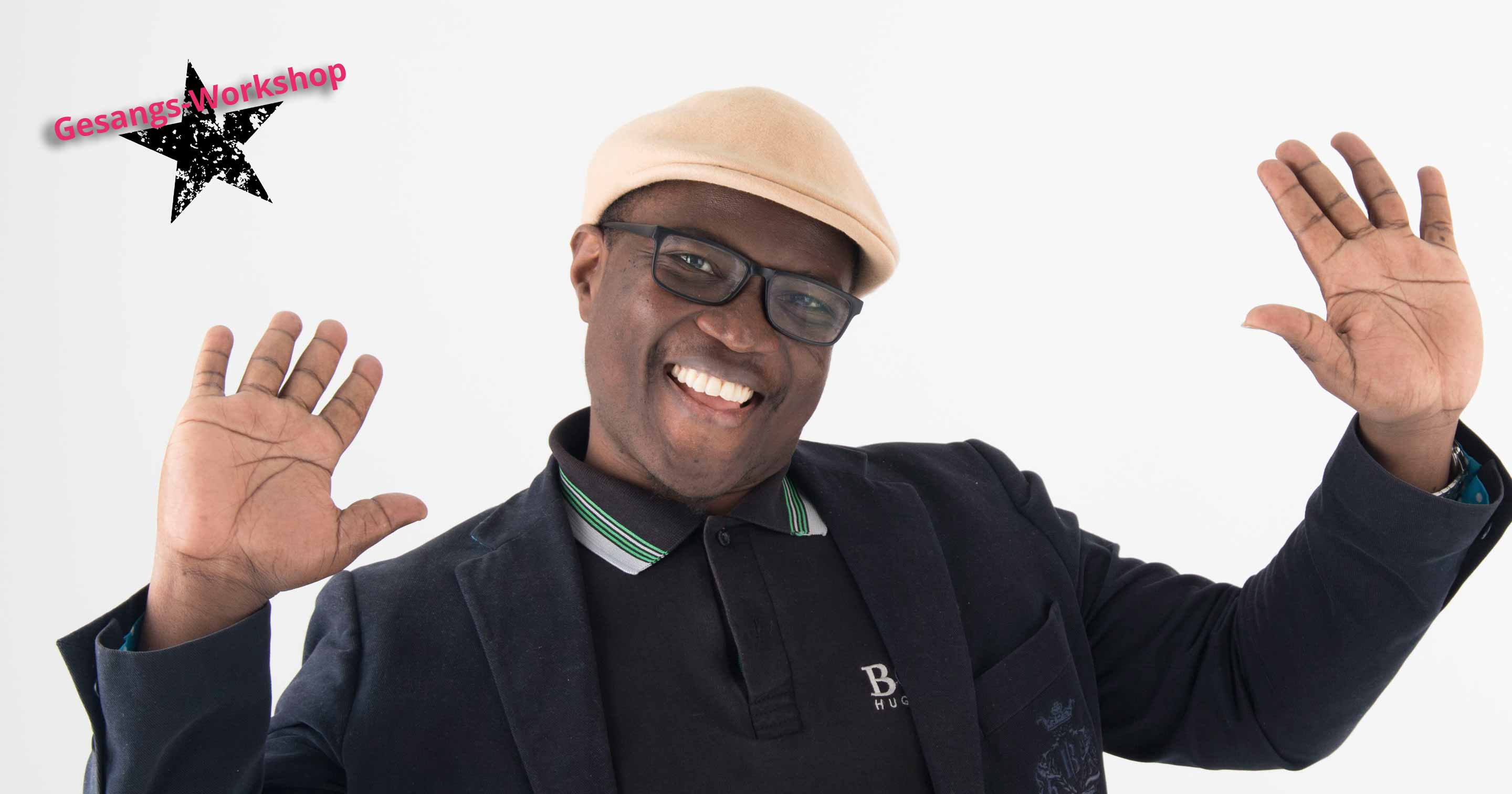 Patrick Kesseng bietet im Musikhaus Kirstein einen kostenlosen Gesangs-Workshop an.