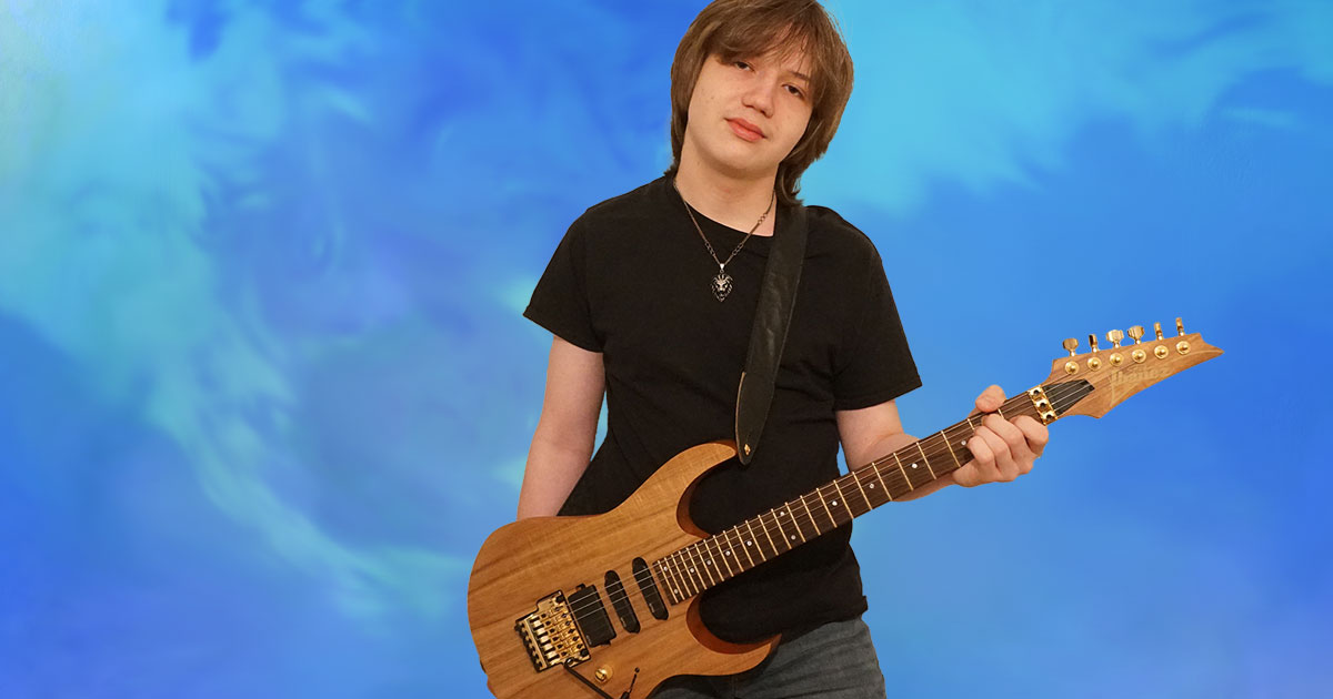 Dustin Tomsen ist live bei der MusiConnect 2022.