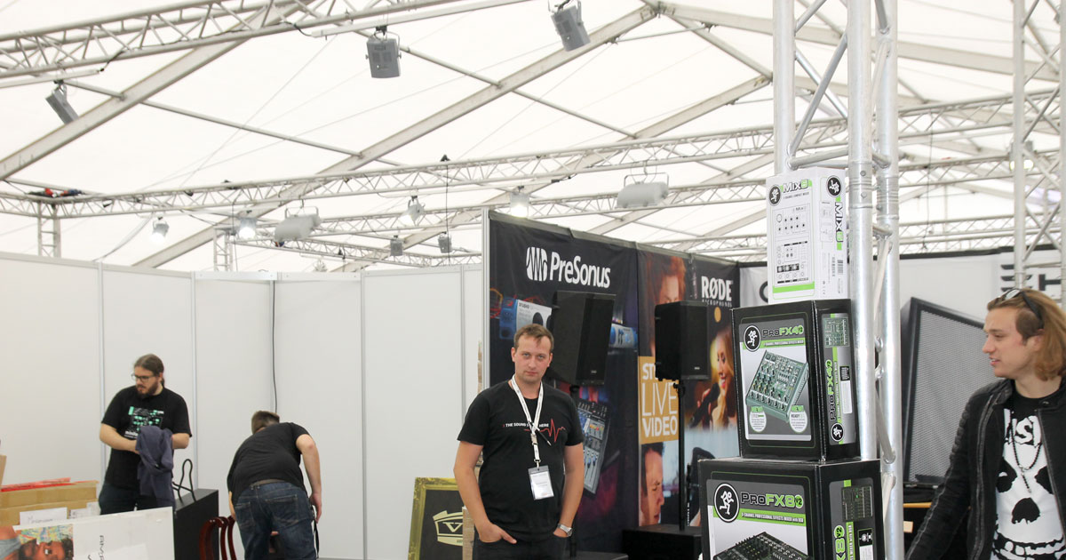 MusiConnect 2017: Aufbauarbeiten Messezelt PreSonus.