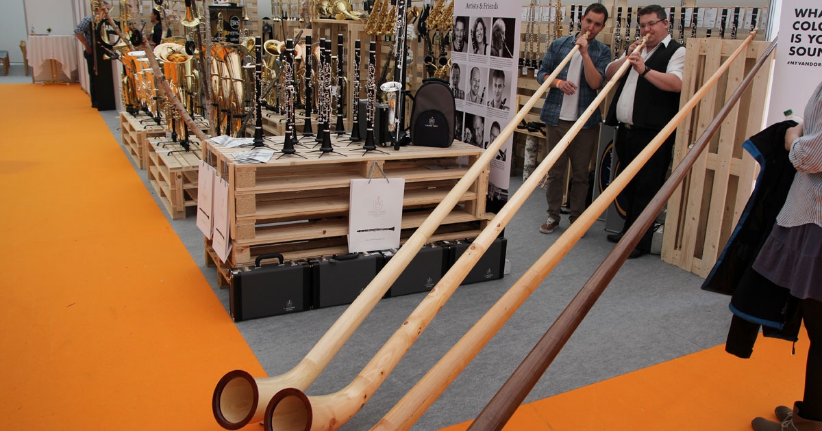 MusiConnect 2017: Messestand Blasinstrumente.