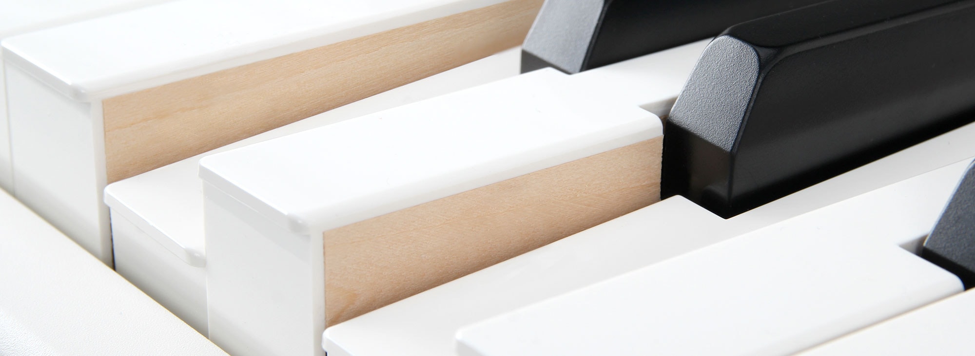 Holztasten eines Digitalpianos