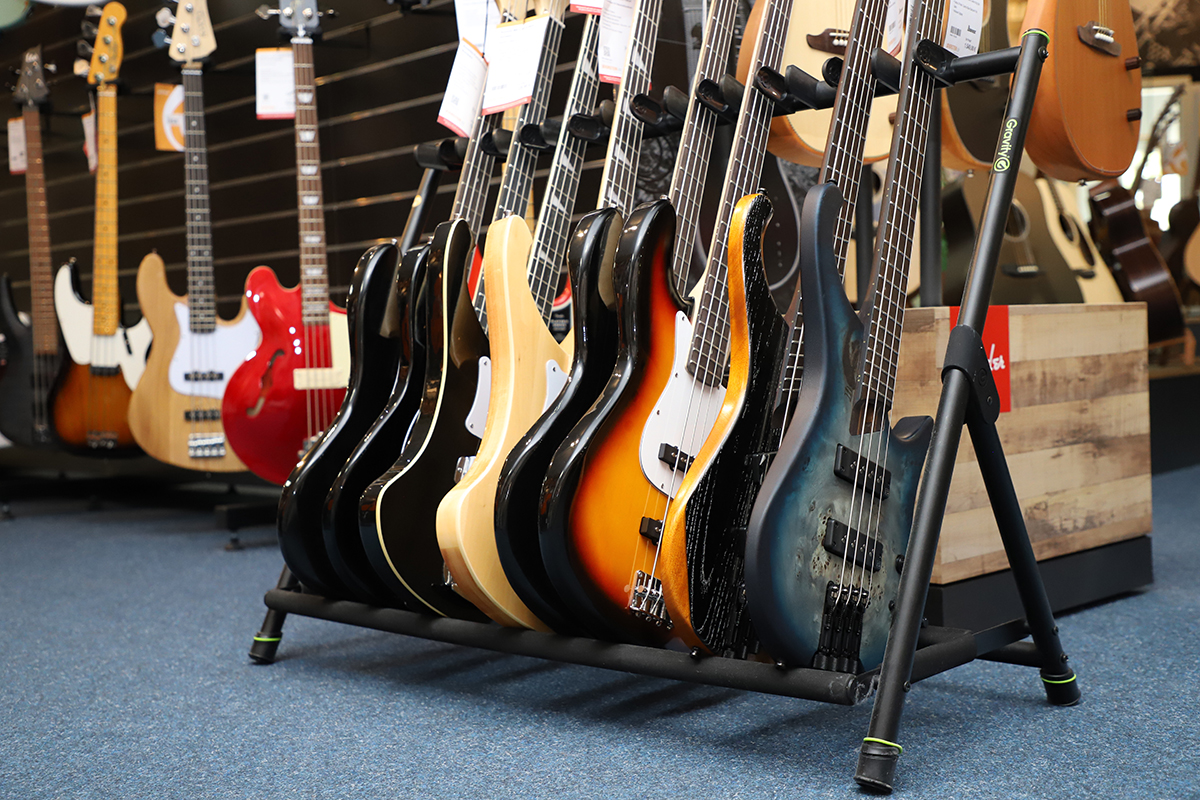 E-Gitarren im Musikhaus Kirstein