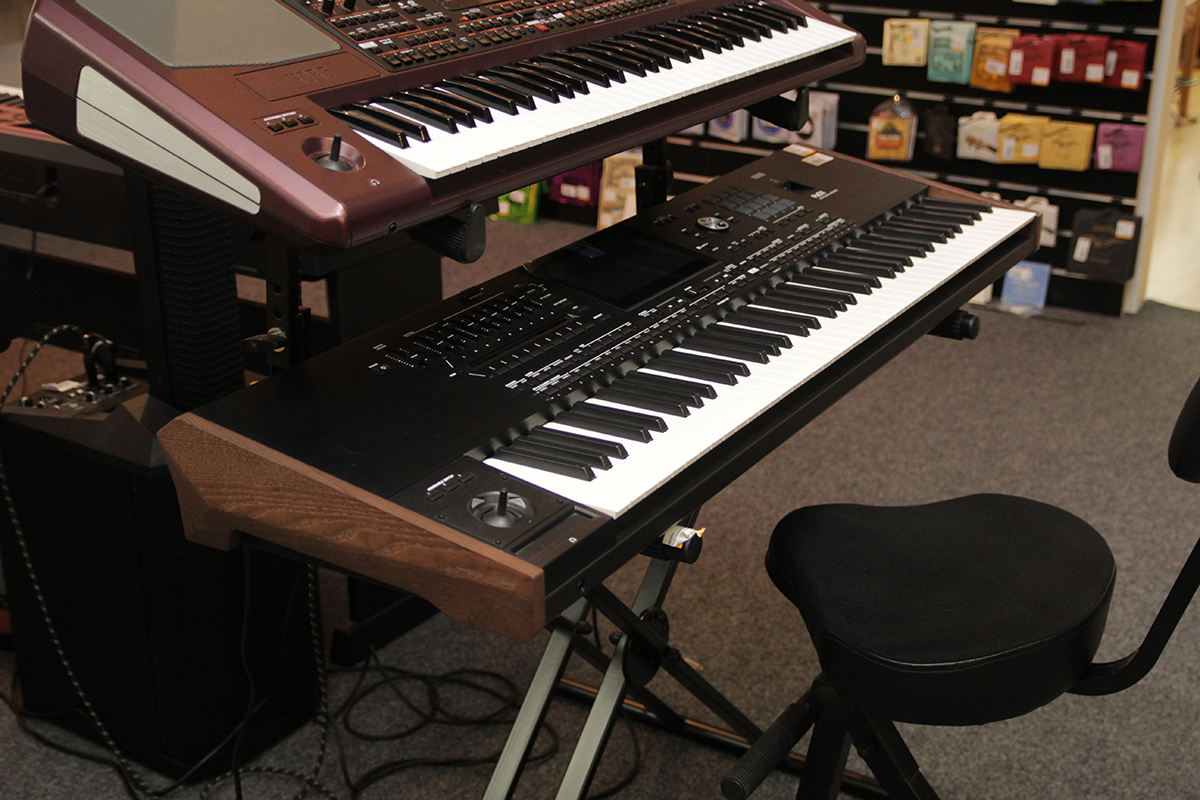 Entertainer Arranger Keyboards der Marke Korg im Musikhaus Kirstein
