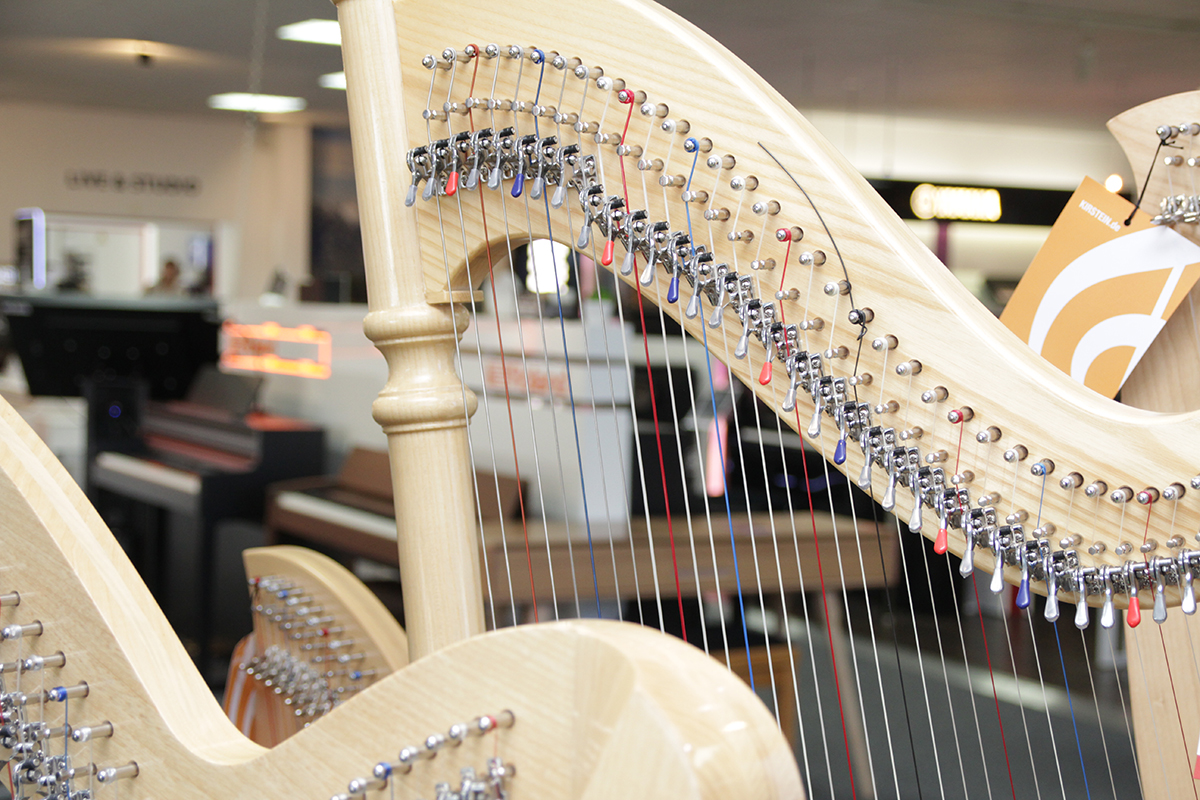 Harfen im Musikhaus Kirstein