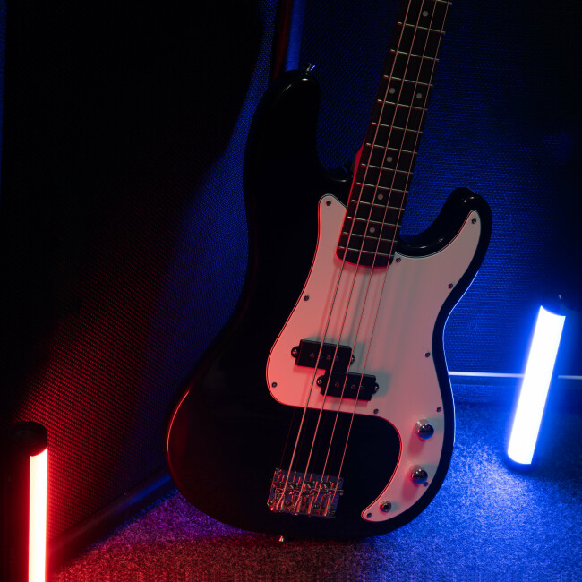 Rocktile Puncher E-Bass Black Abbildung 2