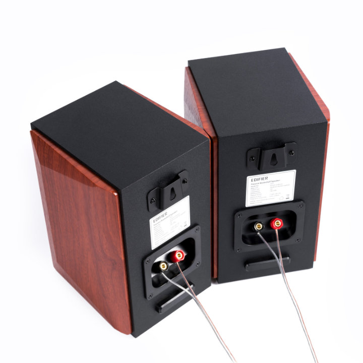 Altavoces de estantería