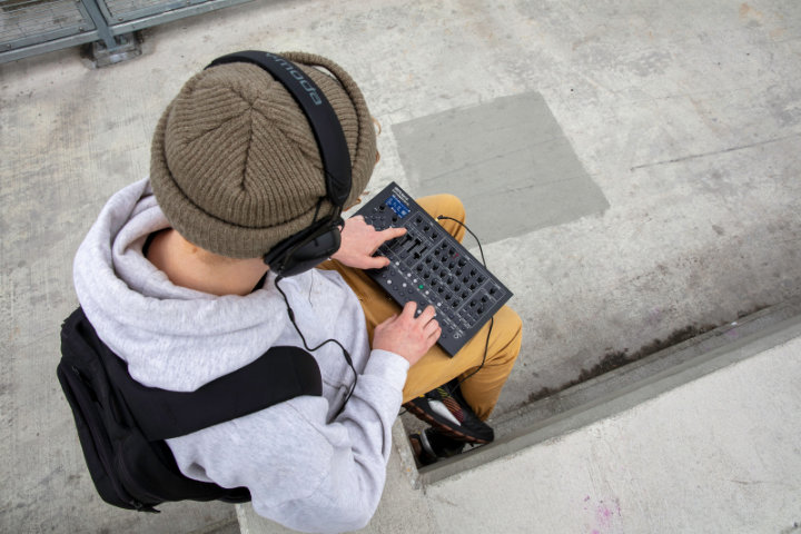 Roland SH-4D Desktop Synthesizer