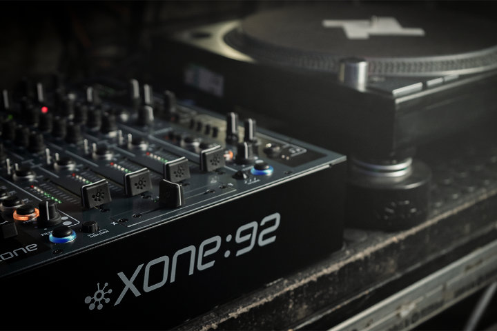 Conçu Pour La Console DJ