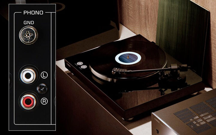 Phono input for authentic vinyl sound